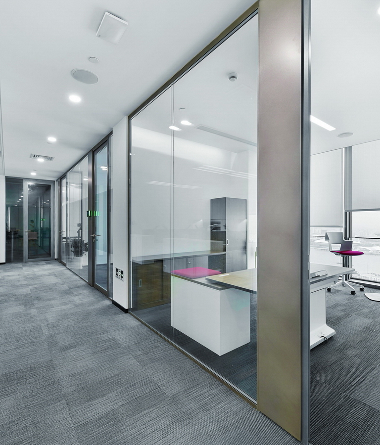 雅保化工(gong)辦(bàn)公(gōng)室裝(zhuang)修-辦(bàn)公(gōng)區(qu)走(zou)廊-pc