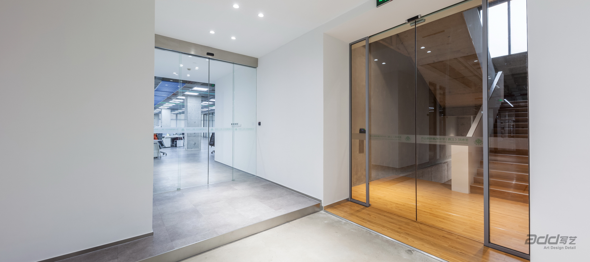 聖東尼（外齊(qi)）辦(bàn)公(gōng)室裝(zhuang)修-走(zou)道-pc